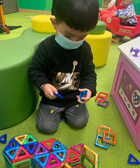 今天送娃儿入园强装镇定,最后我没绷住,还是哭了