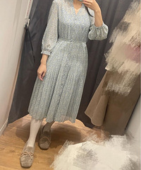 买衣服千万要谨慎啊!最近优衣库很火的连衣裙,我穿上就是农村人