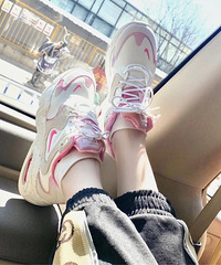 在Nike试了很多款,这只轻便最舒适