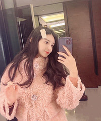 91年165CM传媒业的妹子征婚,希望对方有稳定工作