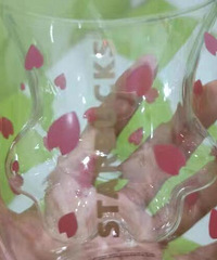 公司的妇女节礼物好像是个假杯子…