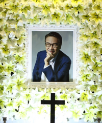 ���ϴ﹫���ֳ��ع⣬���ǳ��ͻ�Ȧ