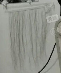以为室友在寝室驱邪,结果……