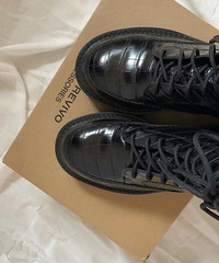 ����һ˫�ᵽ��ը������ѥ����AС���ر�