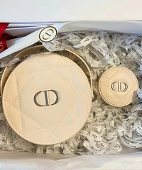 ���ҿ����ж�����Ϊ�������ױ����������һ�׻�ױƷ