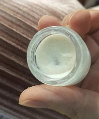 美容院买的自制护肤品超级有效是不是含有重金属啊?
