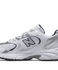 �����ǣ��ڵ�������Ь������