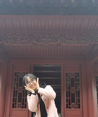 89年165CM的小学女老师征婚,希望对方月入1万以上