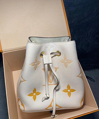 LV 2021 �����ڵ��¿������������ɫ��ľ���