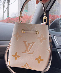 LV 2021 �����ڵ��¿������������ɫ��ľ���