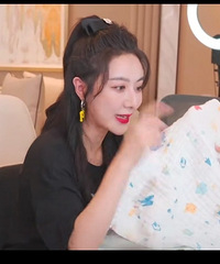 ޱ�1Сʱ����2ǧ����Ԫ�½�����Ʒ