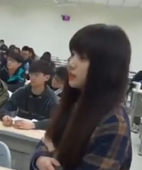撞脸Lisa的唐老师回应多关注课