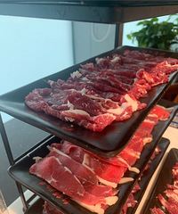 ����嵭�ı����ǳ�ţ���ǣ����˲�300��ͷ����˵�Եĺܱ���