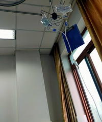 今天一个人在医院做了一个小手术,也没有给家里人说