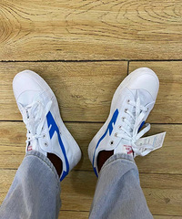 ������������Һ��Ϲ���ͬһ˫Ь��