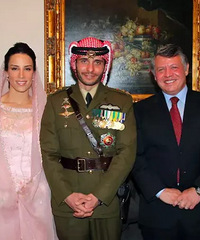 �ж���̫��ƴ��һ�����۶���λ����