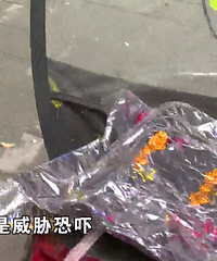 女子网购一斤枇杷,给差评后收到…