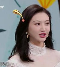 景甜这又是动脸了吗?司藤营业期长得和剧里不太一样啊