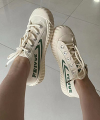 ��˫��Ծ��Ŀ���ֱ�ӷ����Խ�С���װ�ɫ�����̷ǳ�����