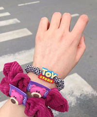 �ֲݿɰ����Ĳ�ݮ�ܷ�Ȧ��������ɫ���԰�