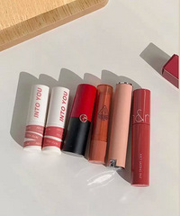 今天给大家盘点下春夏最爱涂的6支唇釉!每只都是我的心头爱