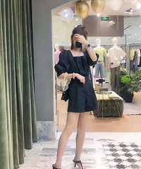 现在衣服定价正常吗?moco一件短袖衬衫都要卖1200多