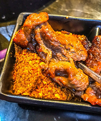 ��ҿ����������ε�Ů�޶�ŭ��5�˲ͣ��ŵ���ǽ��