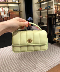 Coach�ֳ��¿�����ţ�͹�ɫ�������������ζ��