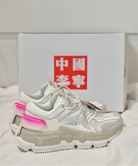 ֧�ֹ������ҵĵ�һ˫���������������׵Ĳ�ʺ��