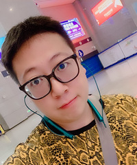 91年180CM的茶饮经理人征婚,副业摩托车管家