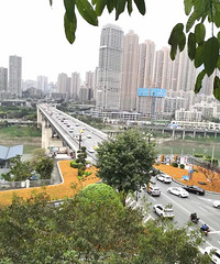 它是重庆市区的第一座城市大桥