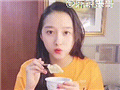 关晓彤这是在假吃吗