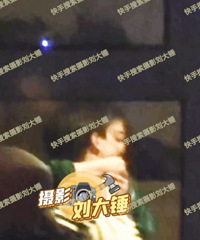 ���������Ůӵ�ǣ������������ع�