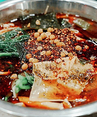 ɳƺ�ӵĵ��£���Ȼ��������һ�ұ���ð��С��