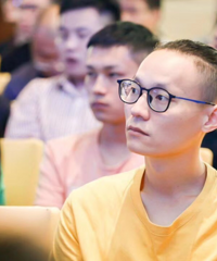 92年175CM不抽烟的产品经理征婚,希望对方温柔可爱