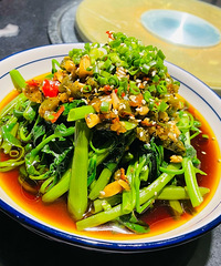 ��ҿ��ھ���¥��˽���˹ݣ���С�˾�����N�뷹