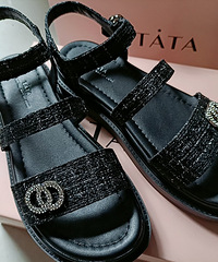 ����һ˫С������Ь~