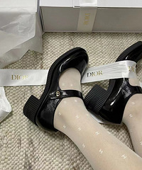 Dior玛丽珍复古嗲妹绝绝子,这双真的可以冲一下