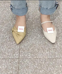 �����ȥ����һ���ȷ磬����һЩ��Ь�����Ǿ���������˫��