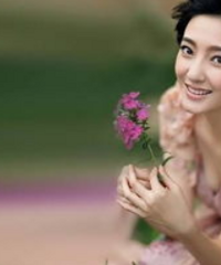 ����Ů���Ѻ͸��������ѹ�ϵ�Ϸ���