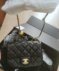 香奈儿小金球方胖子开箱,手感太软舍不得背
