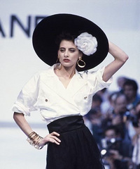 90年代Chanel,老佛爷的灵感缪斯