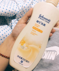 姐妹们一定要坚持擦身体乳,皮肤真的会变好!