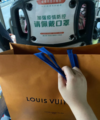 坐公交喜提LV!3月中旬下的单,6月中旬才到货