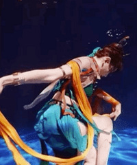 ��������ˮ�з�����һ��̫������