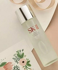 油痘皮用sk2神仙水还是雅诗兰黛樱花微精华?