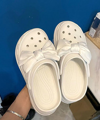 ���ʱ��Ķ���Ь���ٴ�ɰ���ƽ�ۣ������Ե��ȳ���ϸ