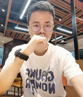 94年182CM小哥征婚,自己做生意