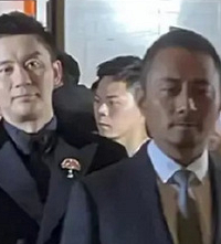 �ź������ɫ�ڵ������ˣ�