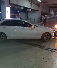 车底盘被挂这笔不菲的费用该谁来出